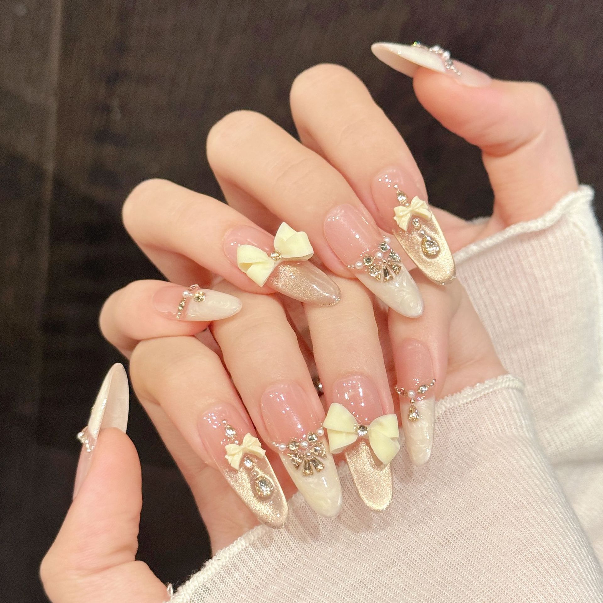 เล็บปลอมทำมือ 10 ชิ้น ลายตาแมว - Neon Sign Party บทวิจารณ์และราคา