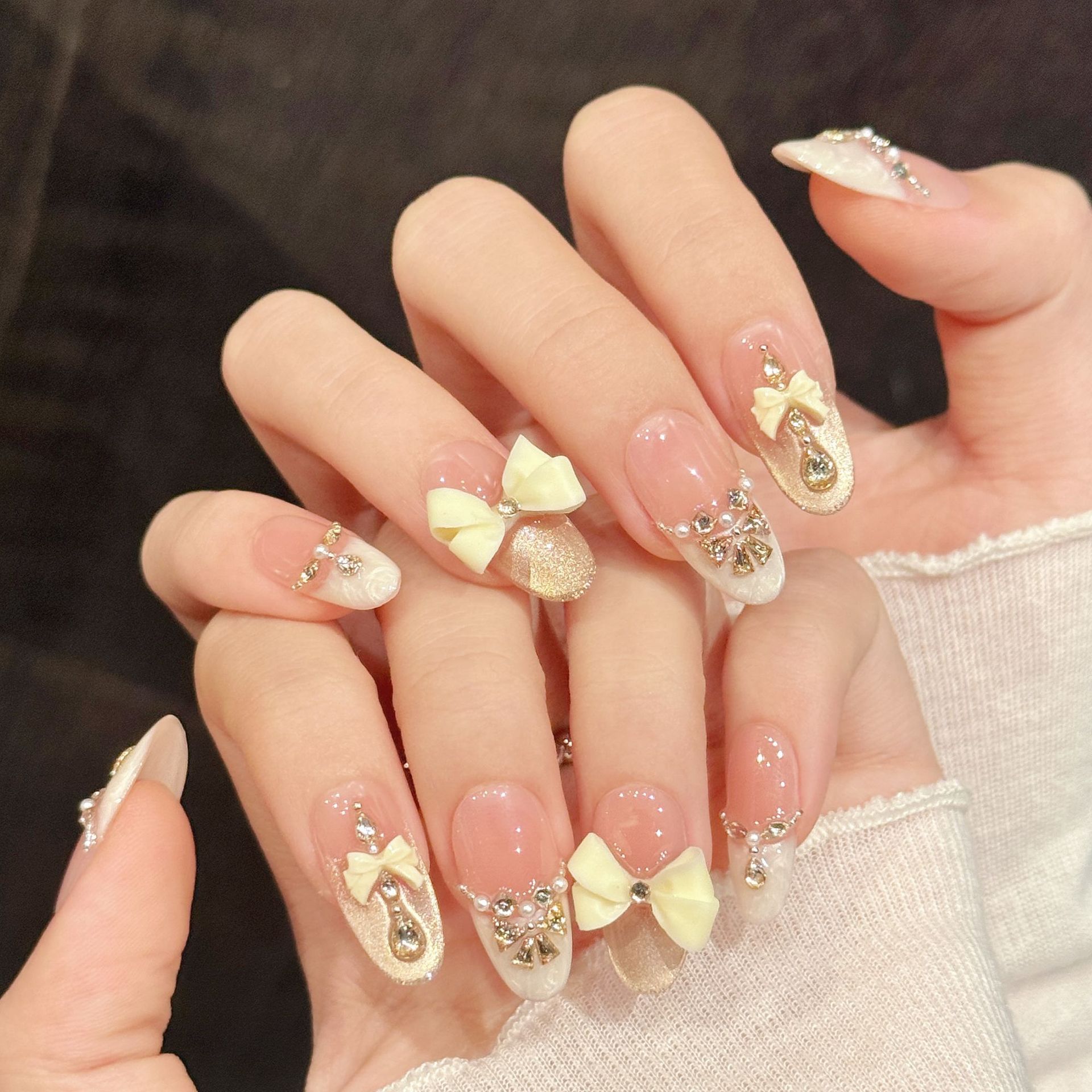 เล็บปลอมทำมือ 10 ชิ้น ลายตาแมว - Neon Sign Party บทวิจารณ์และราคา